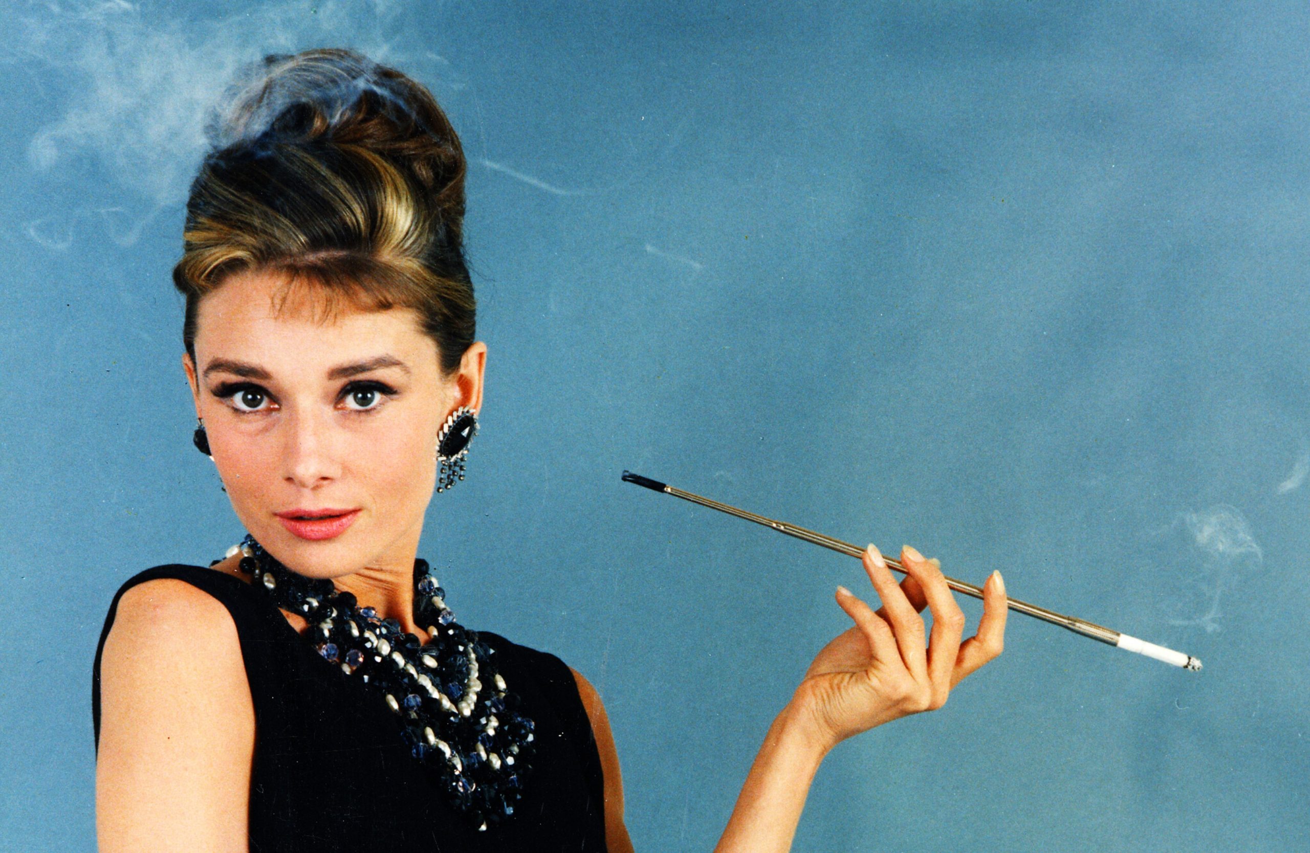 Easy Ways To Throw A Luxurious Breakfast At Tiffany s Party EventOTB